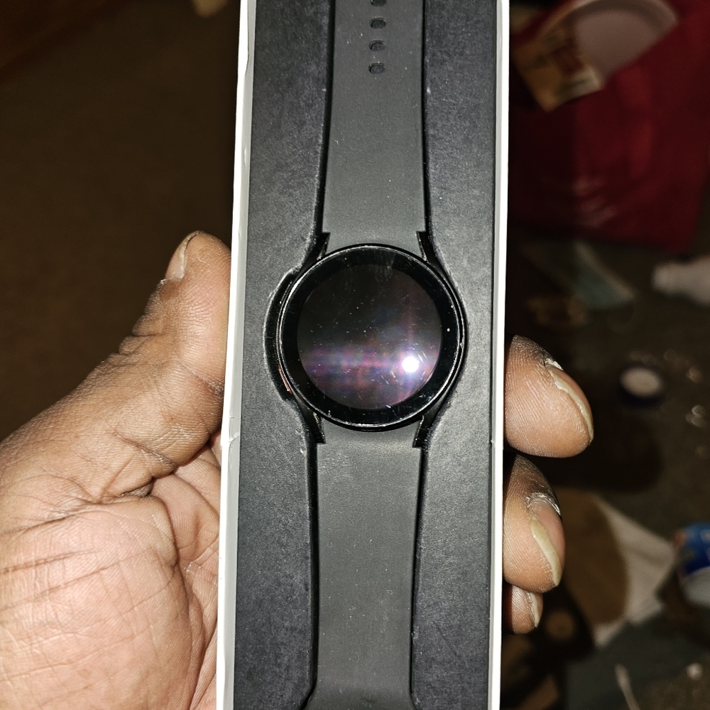 BRAND NEW GALAXY 4 WATCH WITH ALL ACCESSORIES
